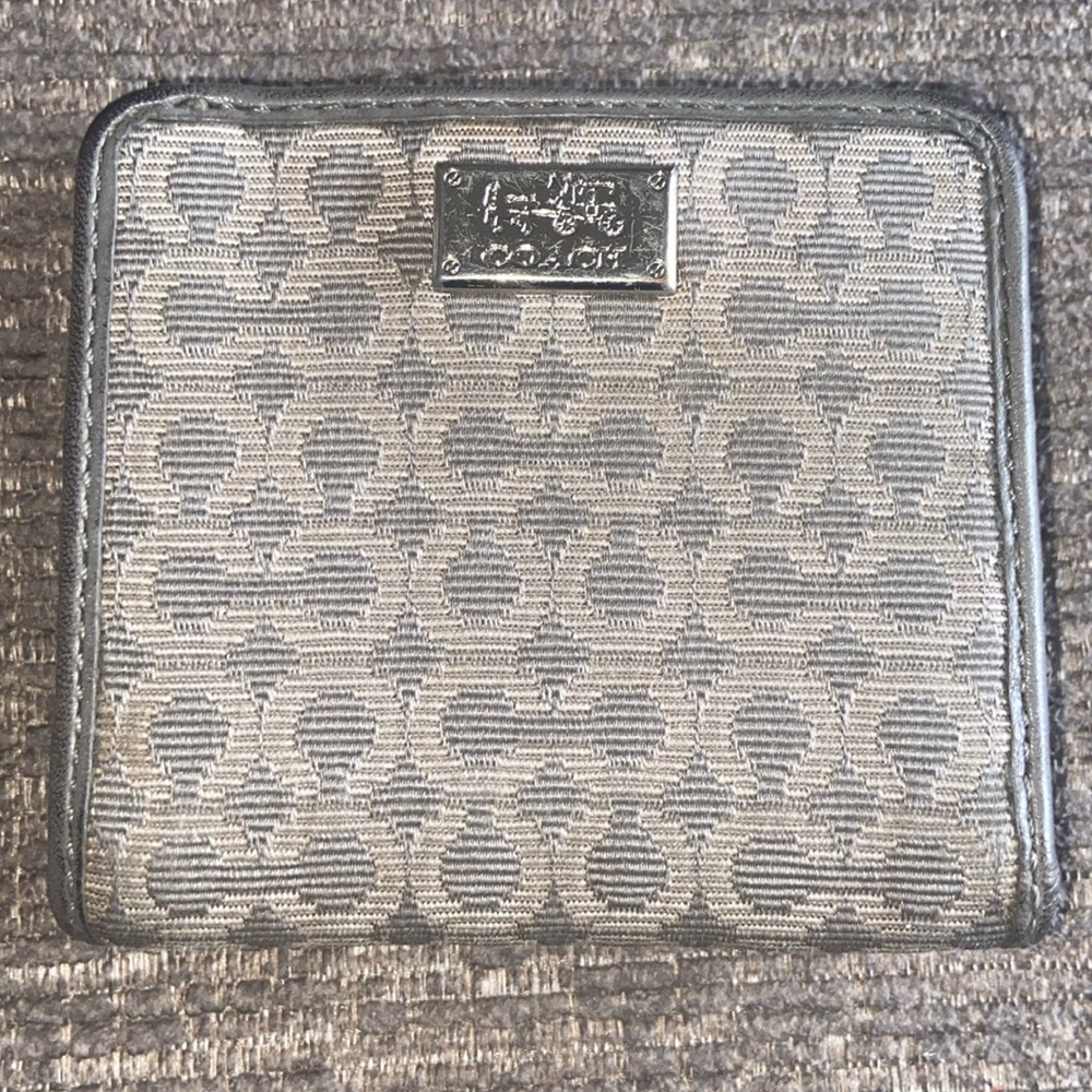 Coach wallet gray textile.